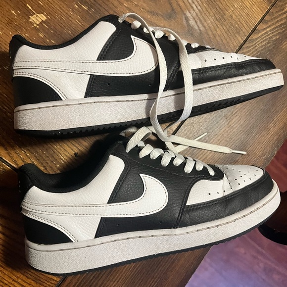 Women’s Nike Dunks - Picture 2 of 3